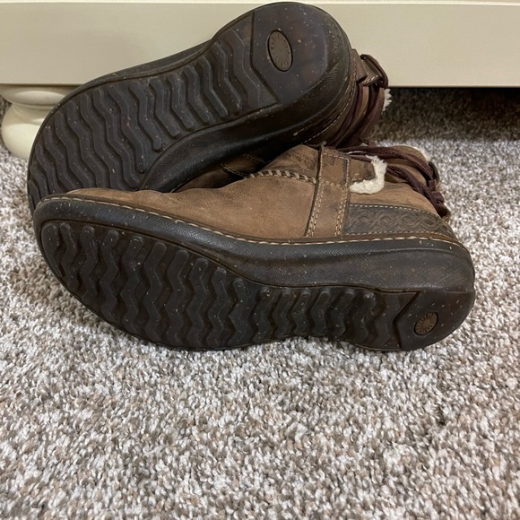 UGG Cove Bootie Size 7 - Picture 6 of 6